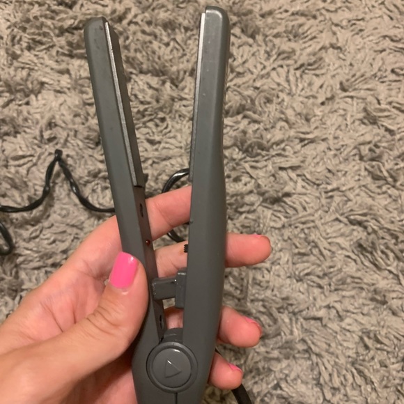 Mini flat iron - Picture 2 of 2